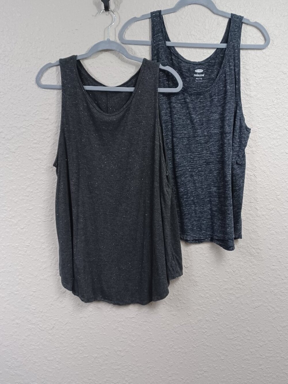 Old Navy Womens Tank Tops XXL Set of 2 Gray Sparkly and Gray Heather